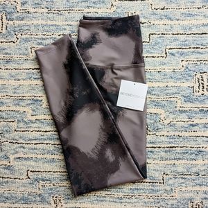 Women's Beyond Yoga Printed High Waisted Midi Leggings in Cognac Rodeo Size L